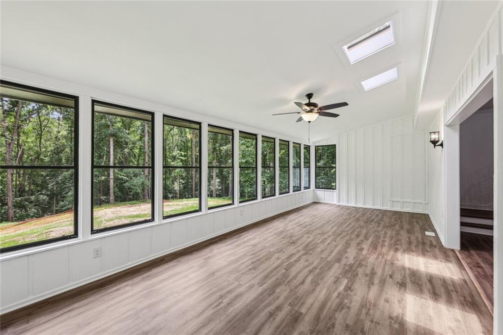 2725 Glendale Drive Ne Property Photo 13
