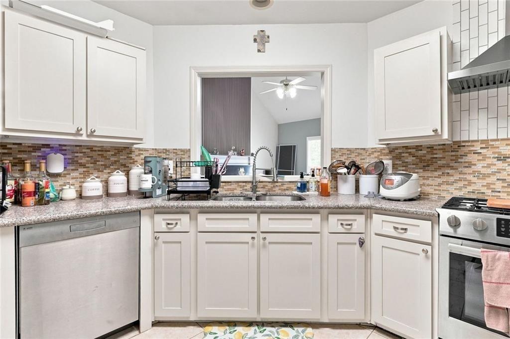 228 Meryton Circle Property Photo 10