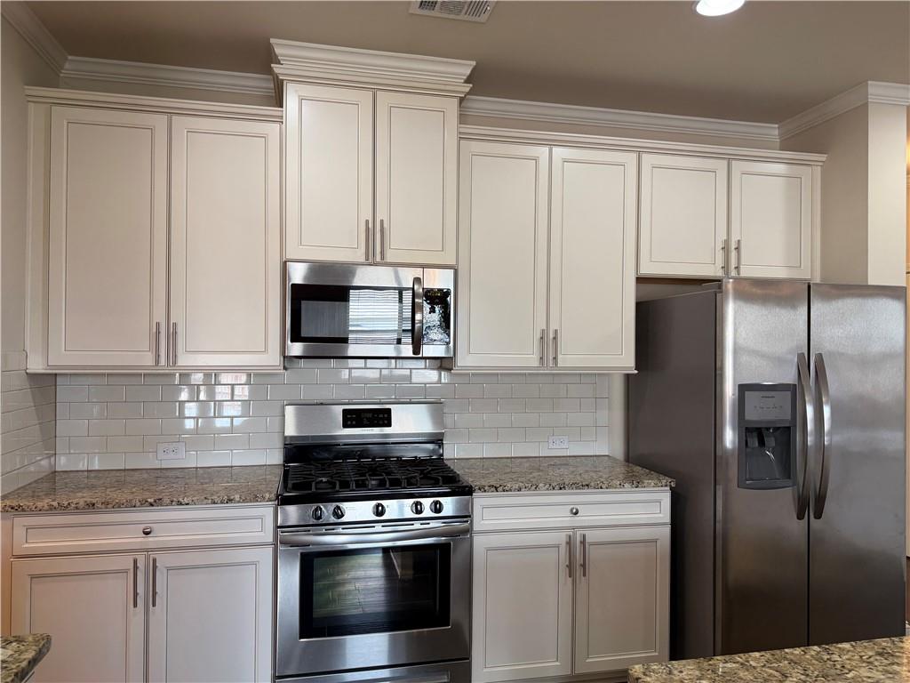 4240 Pembia Drive Property Photo 4