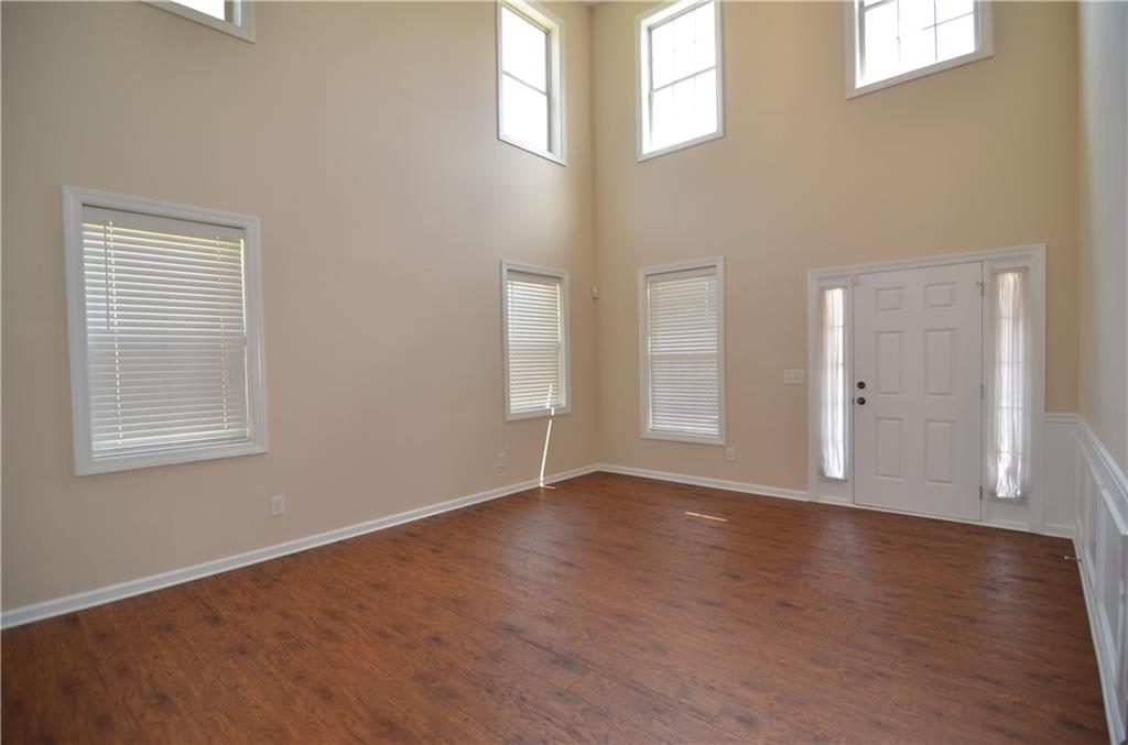 455 Wakefield Trace Property Photo 3