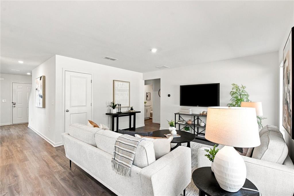 552 Pemberton Street Property Photo 7
