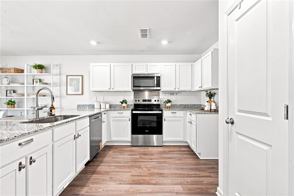 552 Pemberton Street Property Photo 11