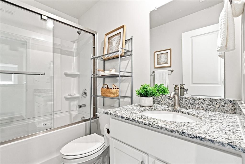 552 Pemberton Street Property Photo 22