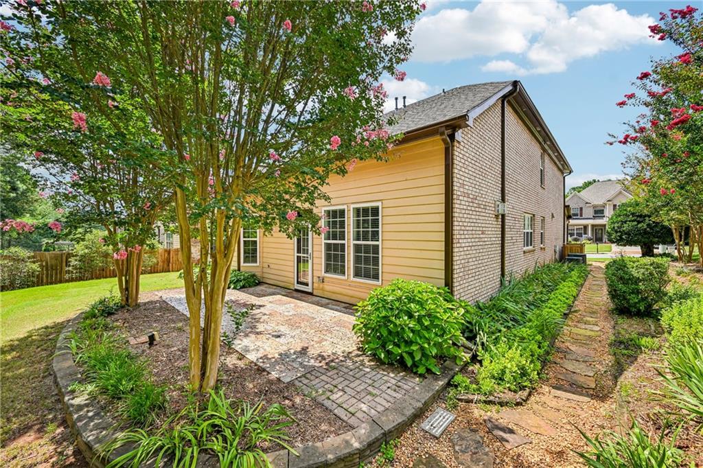 4865 Silver Leaf Drive Property Photo 7