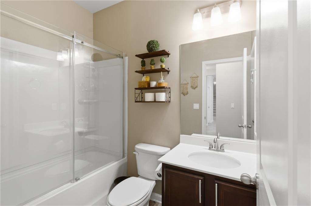 106 Creekside Bluff Way Property Photo 24