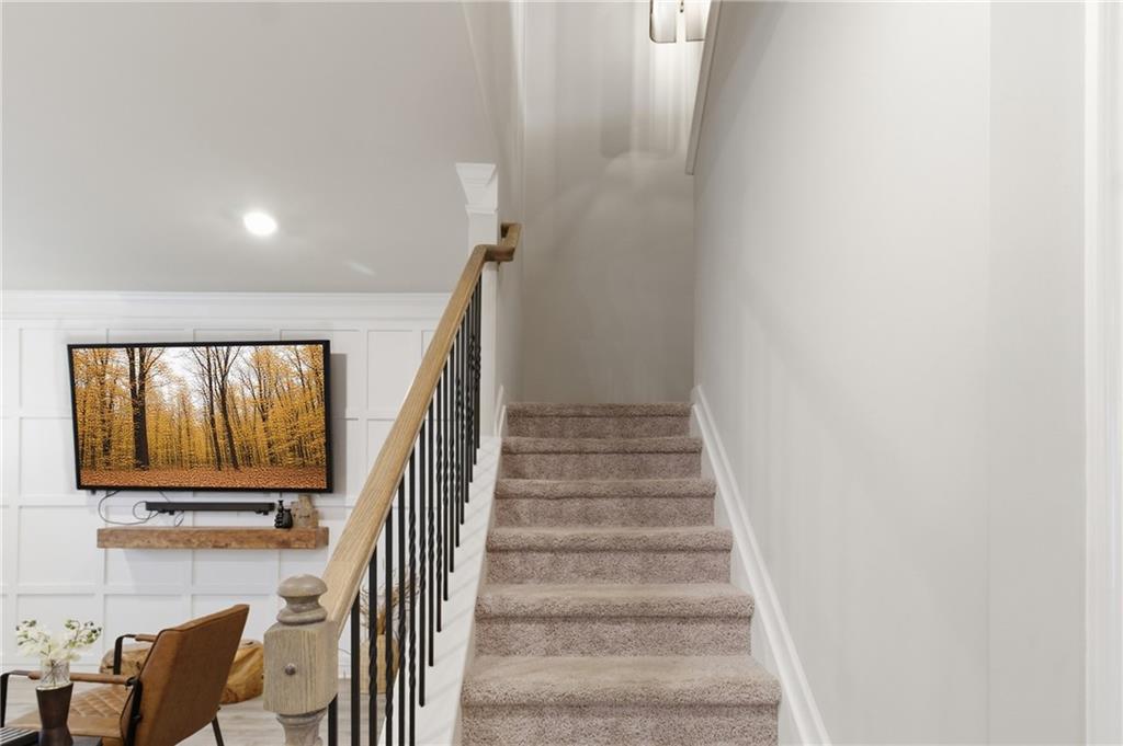 106 Creekside Bluff Way Property Photo 28