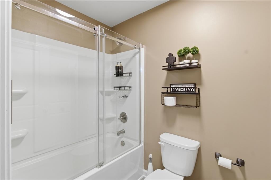106 Creekside Bluff Way Property Photo 37