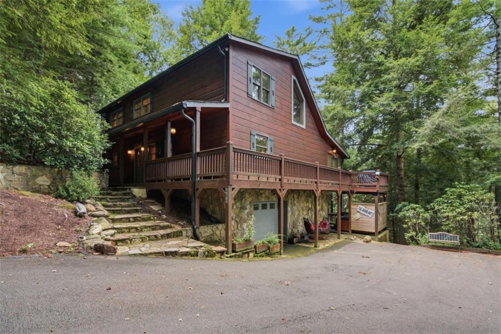 464 Whispering Pine Lane Property Photo 3