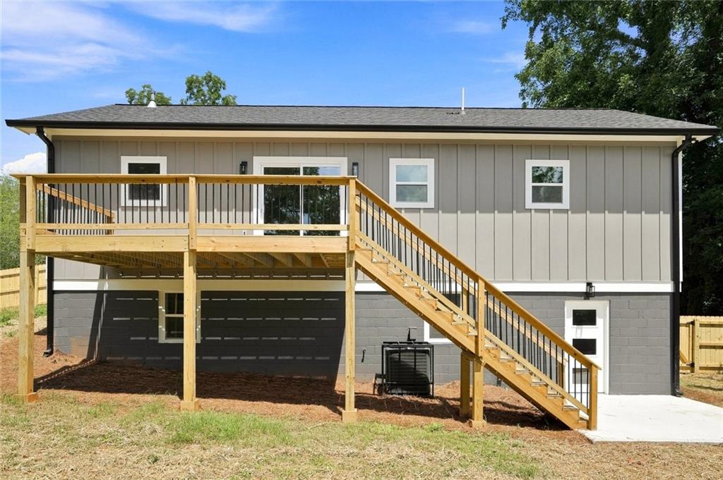 2847 Mitchell Place Property Photo 2