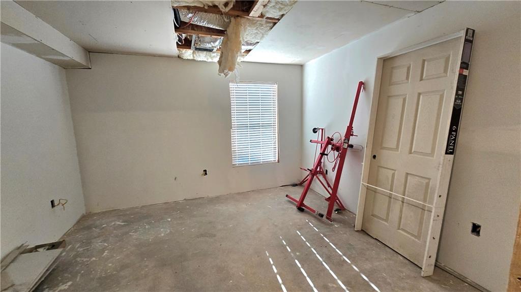 55 Colonial Court Property Photo 47