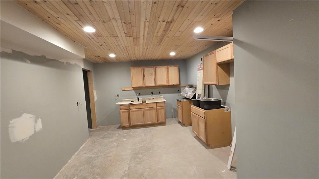 55 Colonial Court Property Photo 48