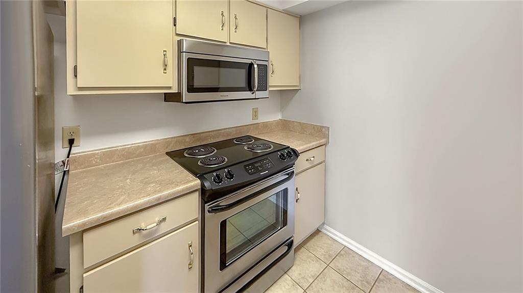 475 Mount Vernon Highway Ne Unit C225 Property Photo 14