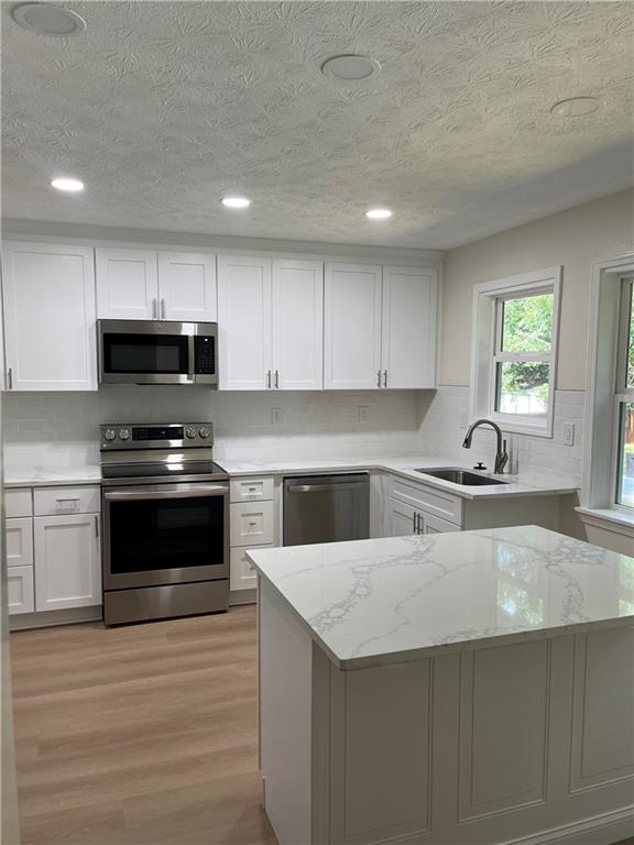 204 Groveland Drive Property Photo 1