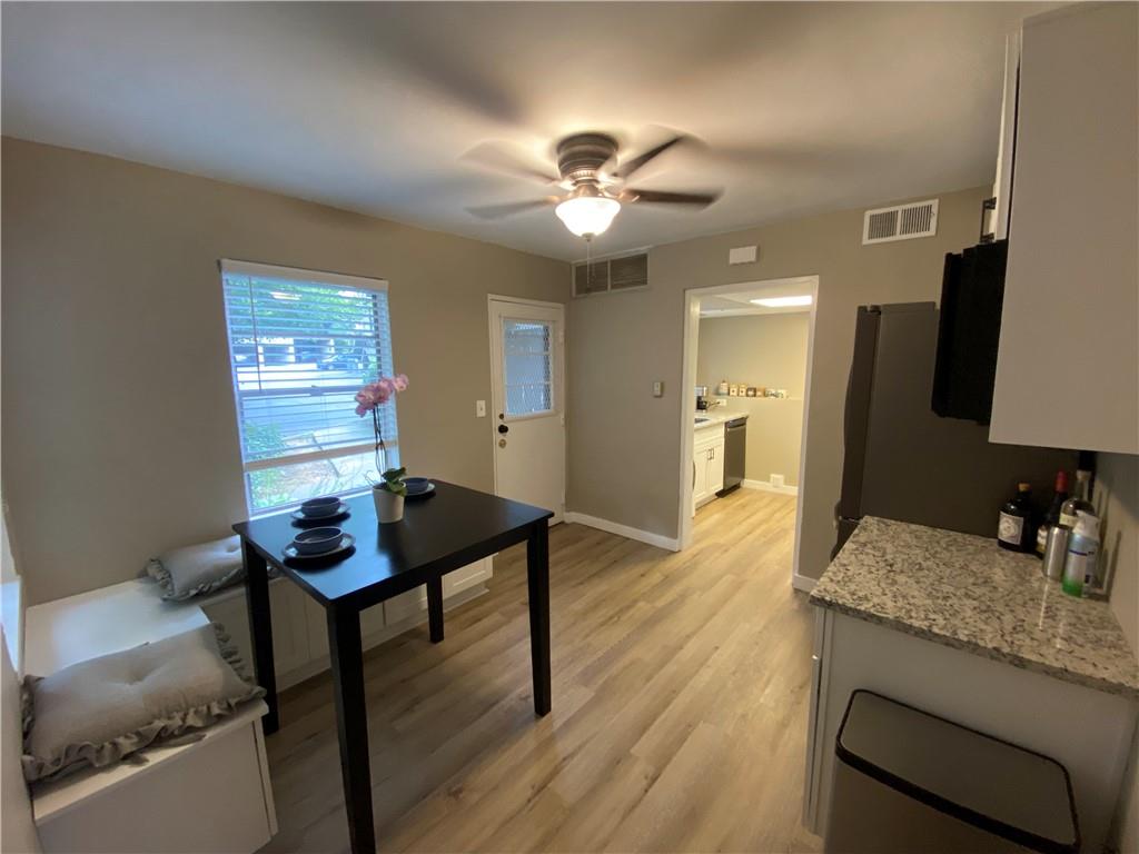 290 Lakemoore Drive Ne Unit B Property Photo 5