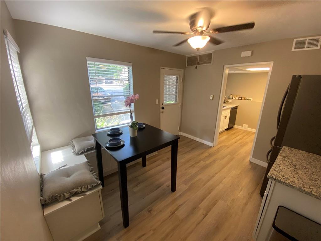 290 Lakemoore Drive Ne Unit B Property Photo 6
