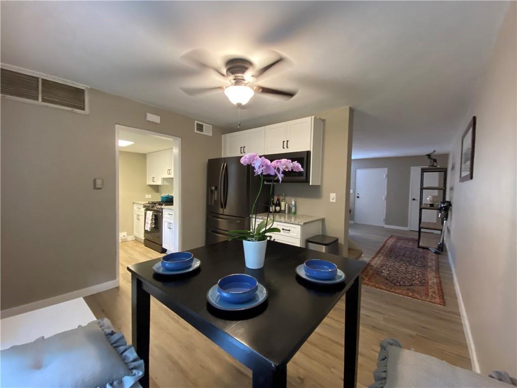 290 Lakemoore Drive Ne Unit B Property Photo 7