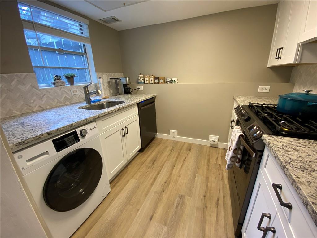 290 Lakemoore Drive Ne Unit B Property Photo 10