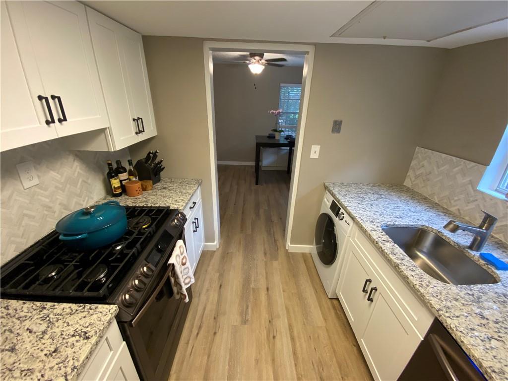 290 Lakemoore Drive Ne Unit B Property Photo 11