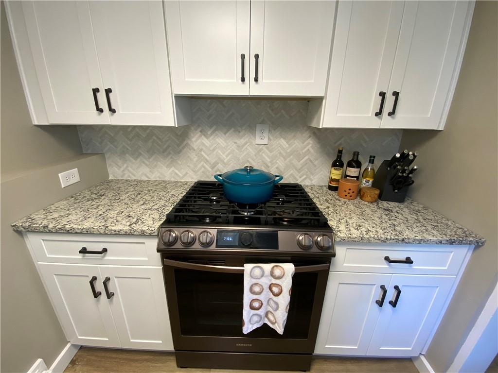 290 Lakemoore Drive Ne Unit B Property Photo 12
