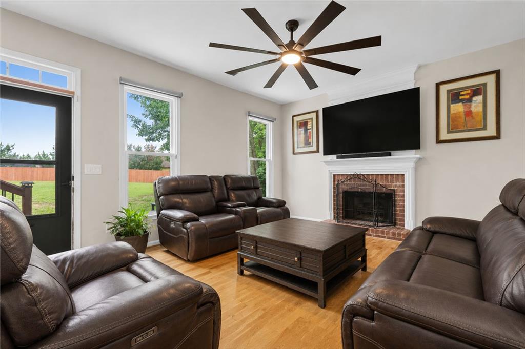 2057 Devonhurst Drive Property Photo 14