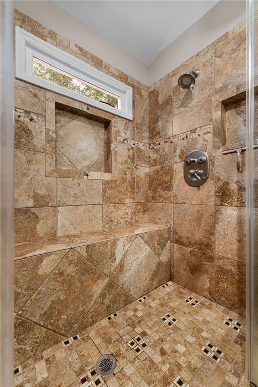 2057 Devonhurst Drive Property Photo 18