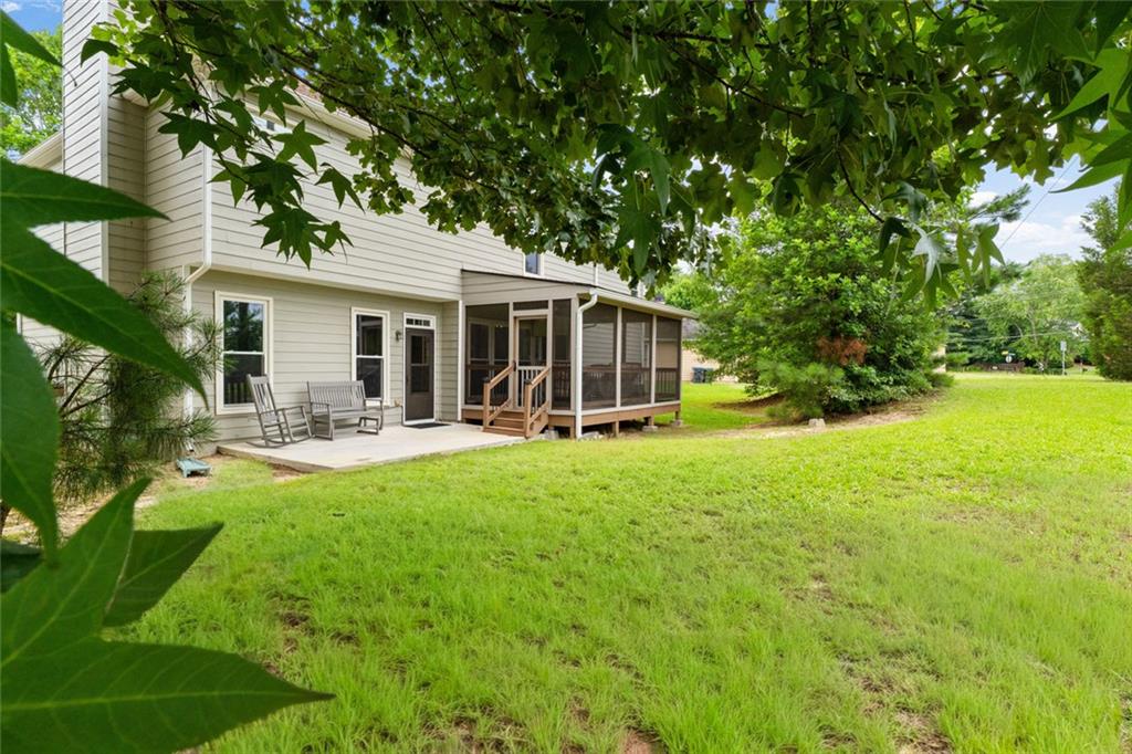 2057 Devonhurst Drive Property Photo 27