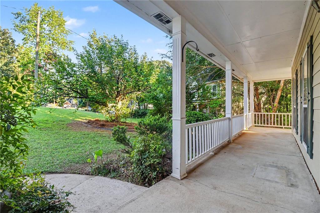 2042 Fox Hound Way Property Photo 2