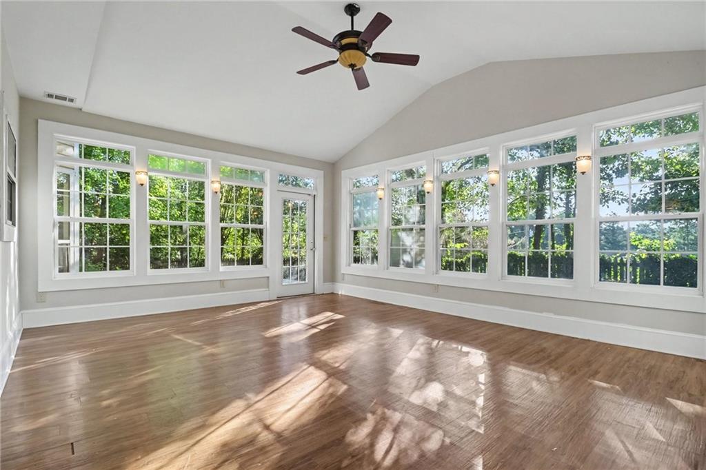 2042 Fox Hound Way Property Photo 4