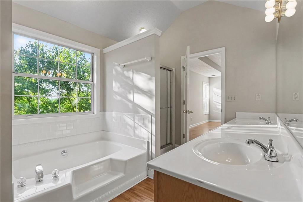 2042 Fox Hound Way Property Photo 13