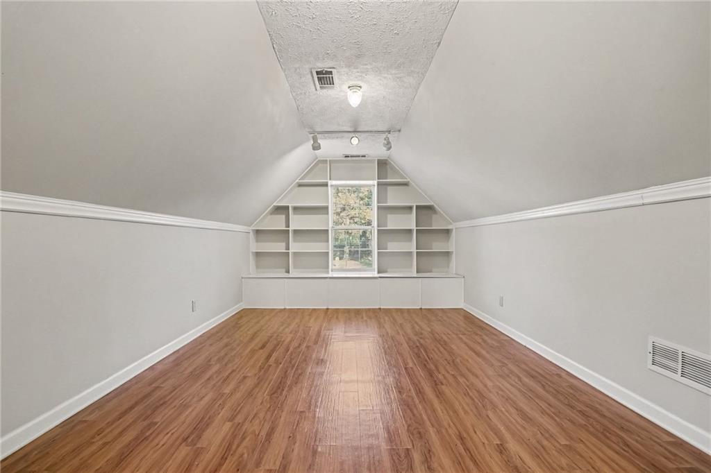 2042 Fox Hound Way Property Photo 17