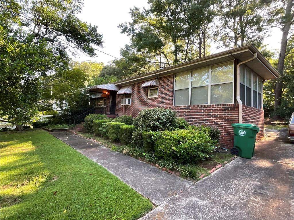 2086 Edgemore Drive Se Property Photo 1