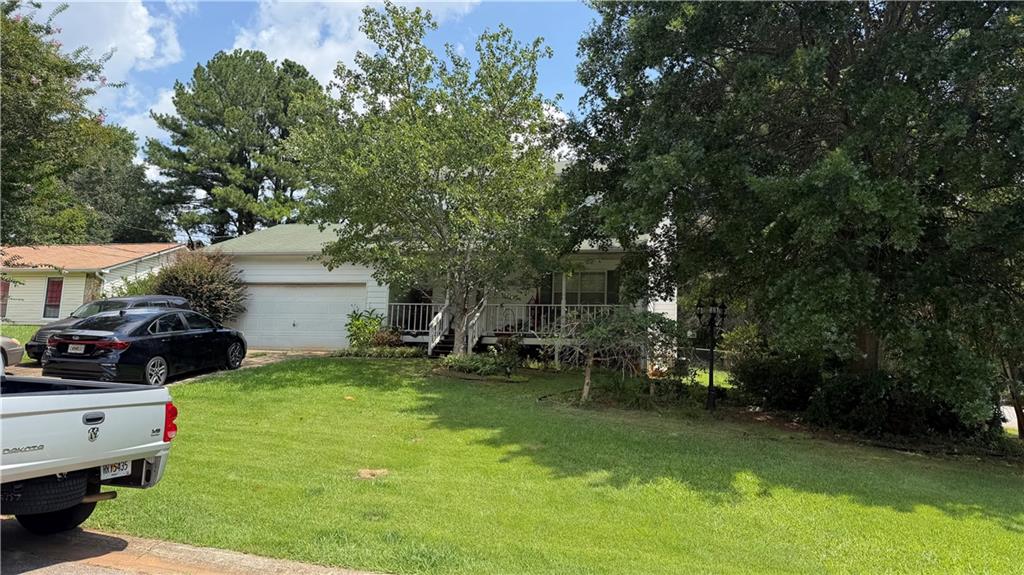195 Kingsport Drive Property Photo 1