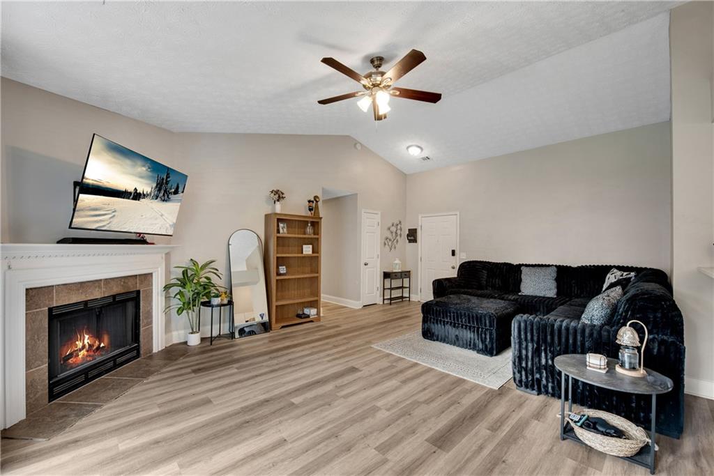 217 Crestworth Crossing Property Photo 2