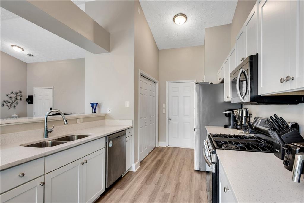 217 Crestworth Crossing Property Photo 12