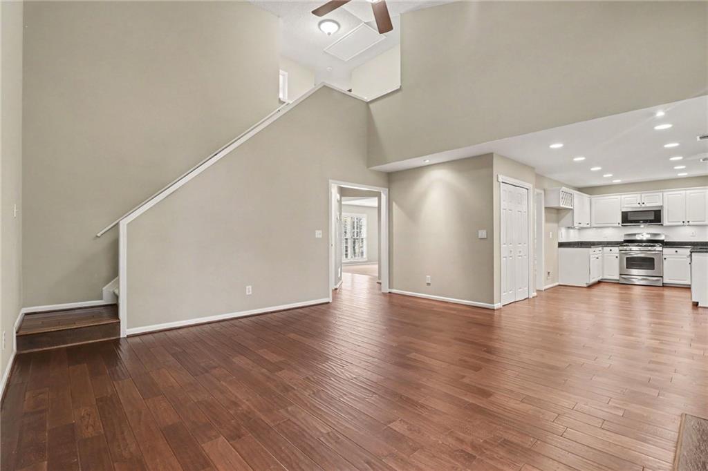 635 Rosedown Way Property Photo 6