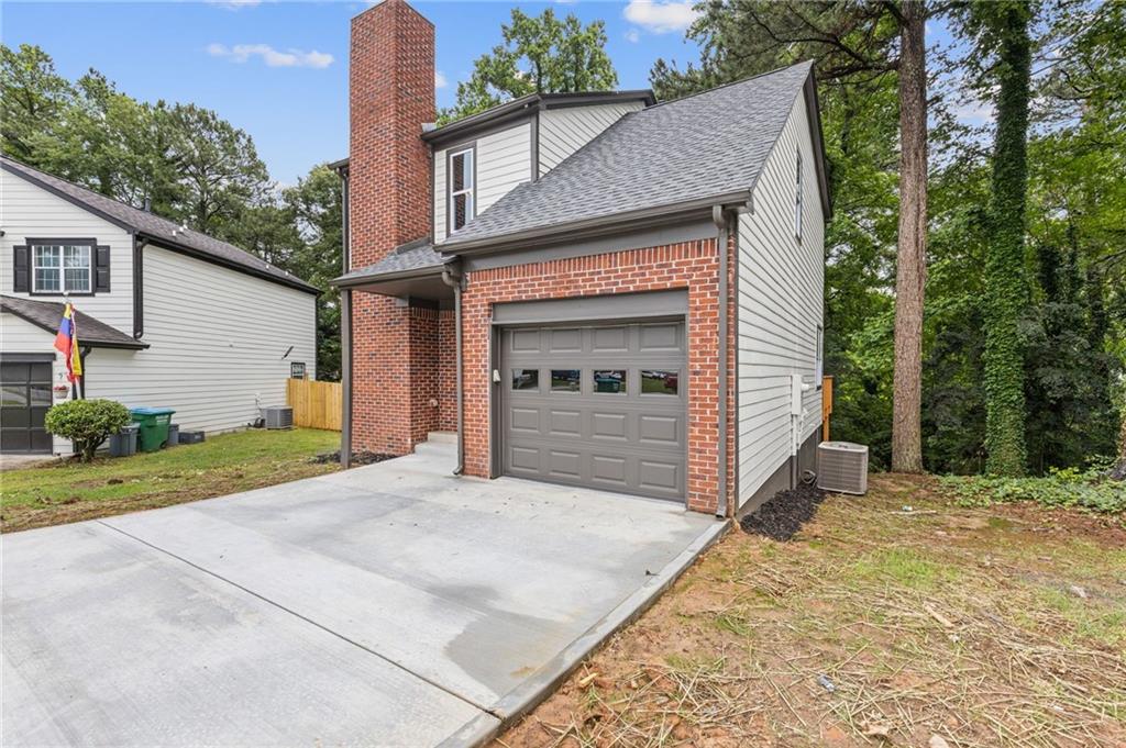 1111 Pin Oak Drive Property Photo 2