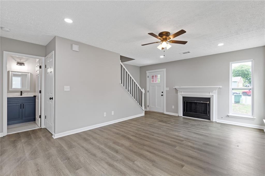 1111 Pin Oak Drive Property Photo 6