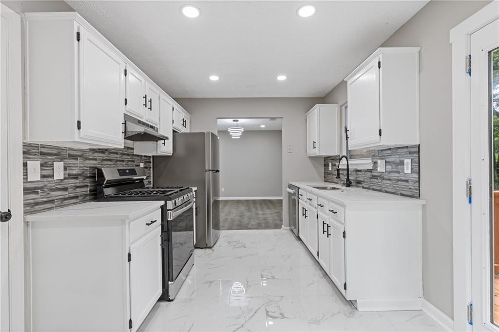 1111 Pin Oak Drive Property Photo 9