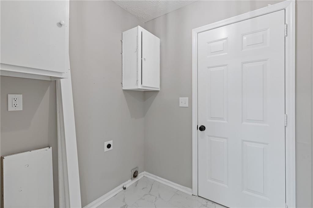 1111 Pin Oak Drive Property Photo 12