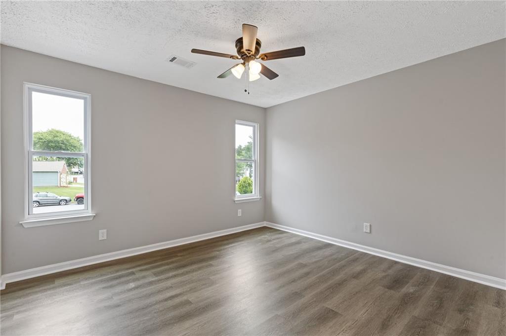 1111 Pin Oak Drive Property Photo 15