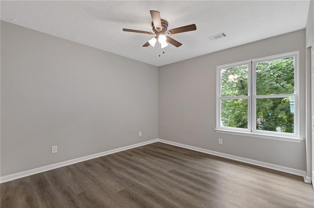 1111 Pin Oak Drive Property Photo 17