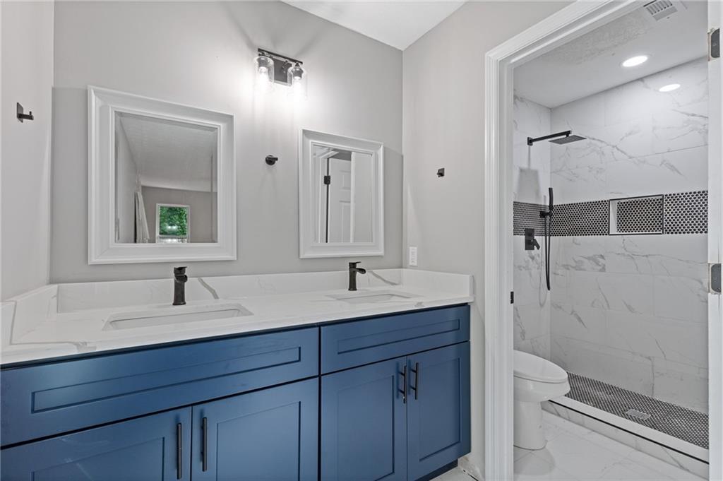 1111 Pin Oak Drive Property Photo 18