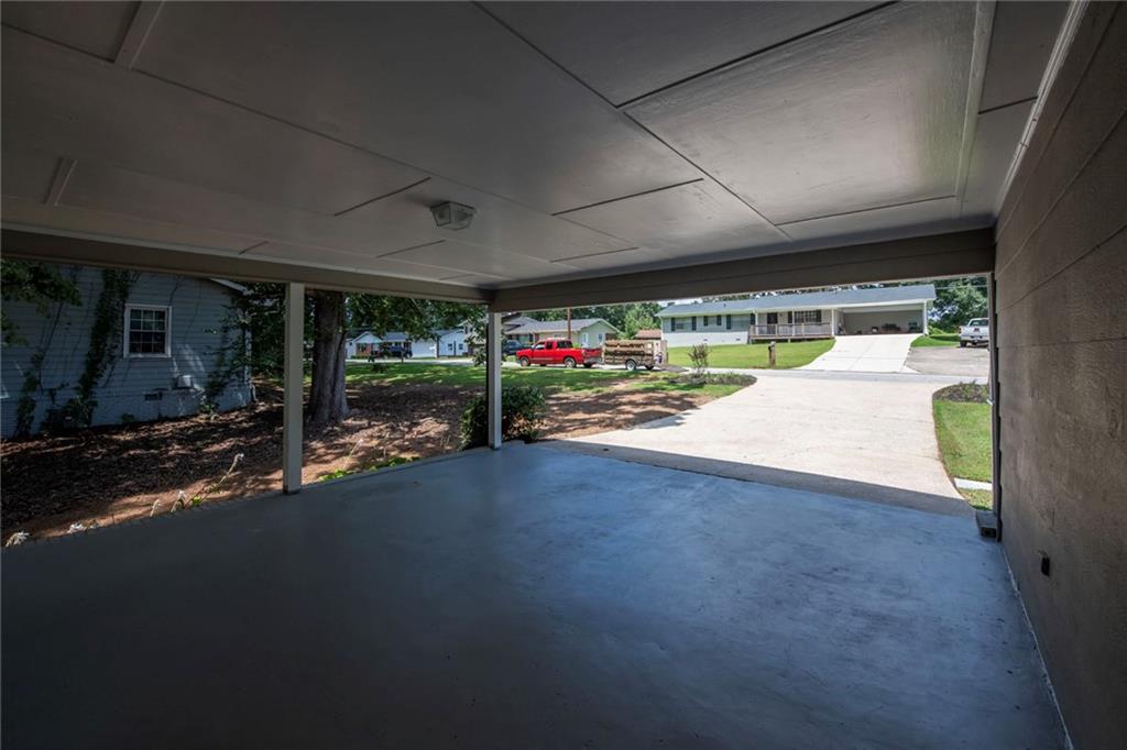 6109 Ridge Way Property Photo 9