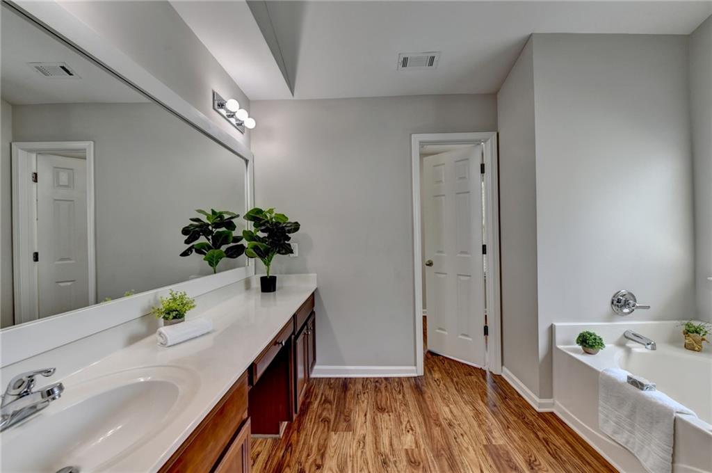 7040 Silk Tree Pointe Property Photo 39