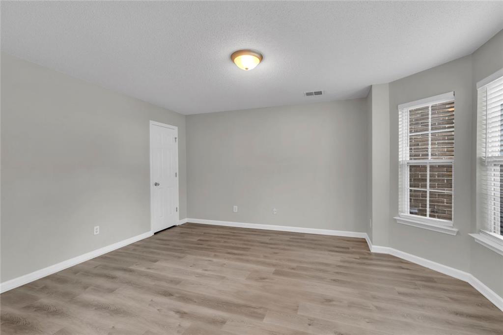 712 Walton Drive Property Photo 3