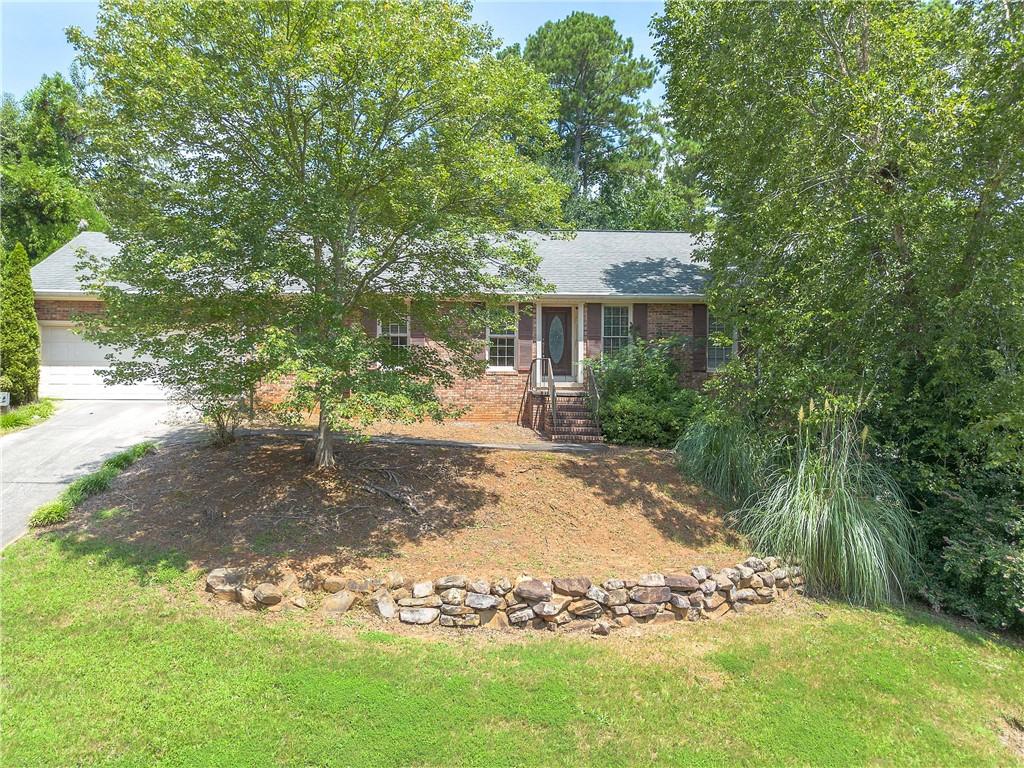 7 Valley Brook Drive Se Property Photo 3