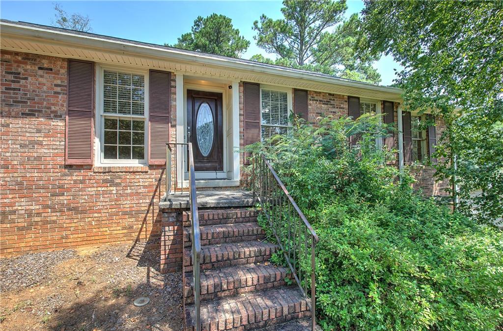 7 Valley Brook Drive Se Property Photo 5
