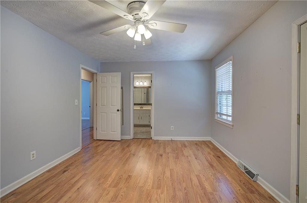7 Valley Brook Drive Se Property Photo 28
