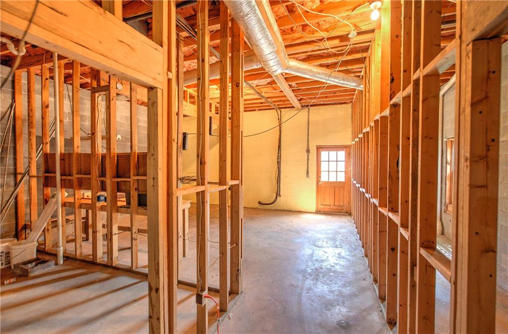 7 Valley Brook Drive Se Property Photo 39