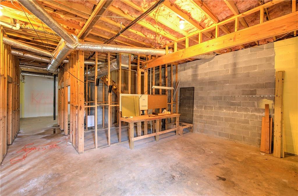 7 Valley Brook Drive Se Property Photo 40